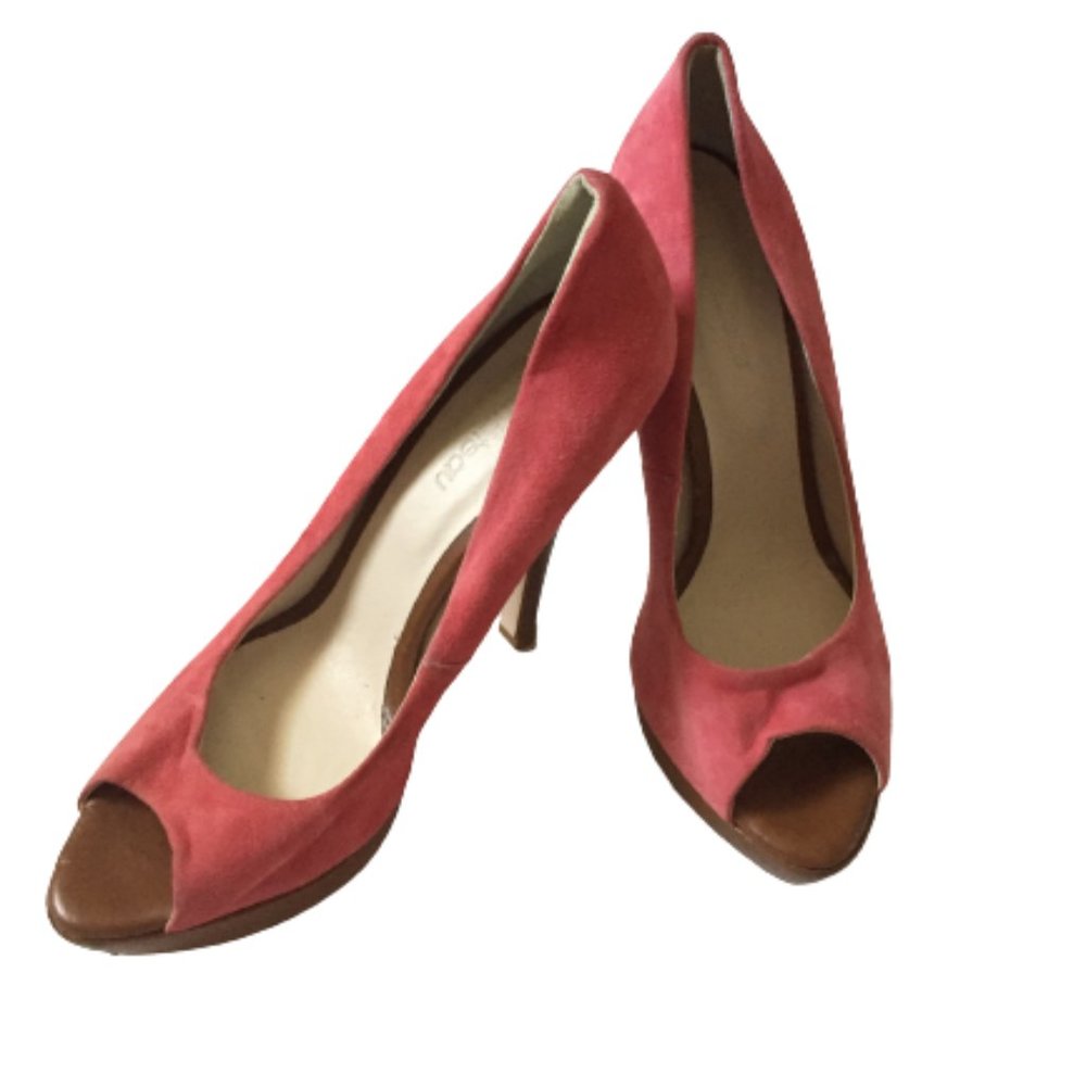 La Chateau Size 9 Pink Suede Shoes
